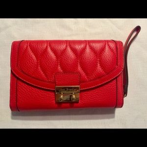 NWT Vera Bradley Leather Wristlet Retails $148